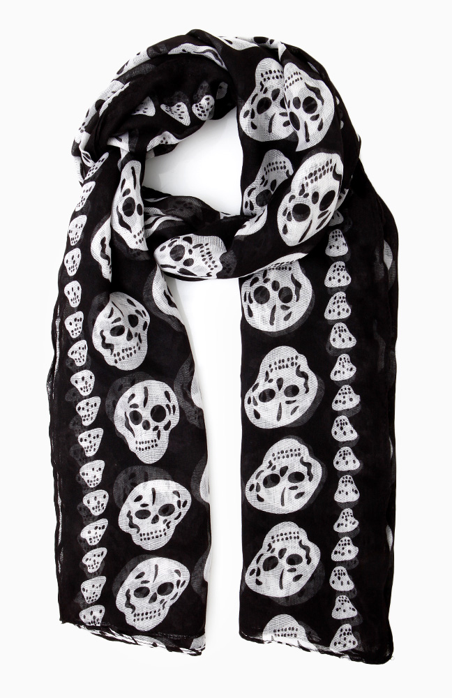 Skull Scarf in Black DAILYLOOK