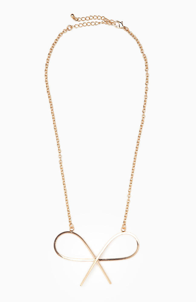 Oversized Bow Necklace in Gold DAILYLOOK