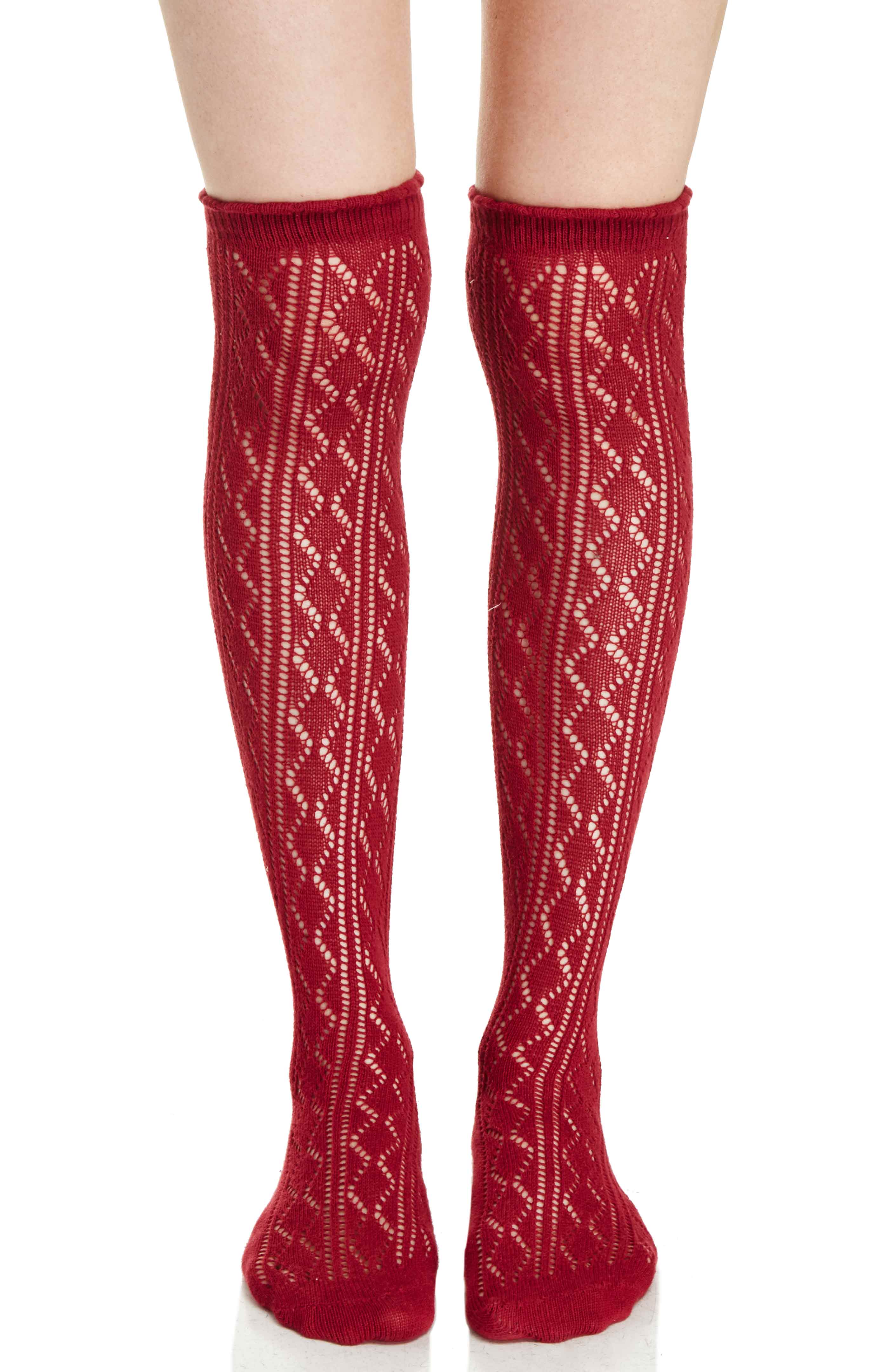 Claret Knee High Socks in Burgundy DAILYLOOK