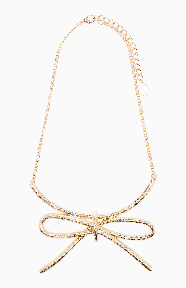 Oversized Bow Necklace in Gold DAILYLOOK