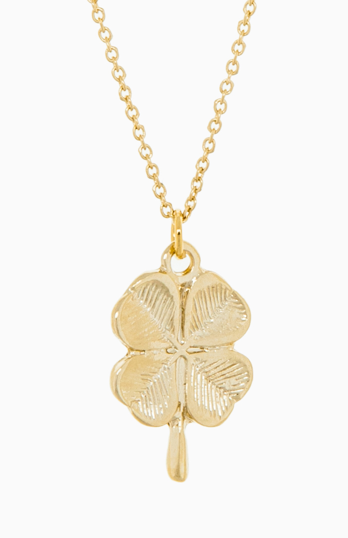 DAILYLOOK Lucky Clover Necklace in Gold | DAILYLOOK