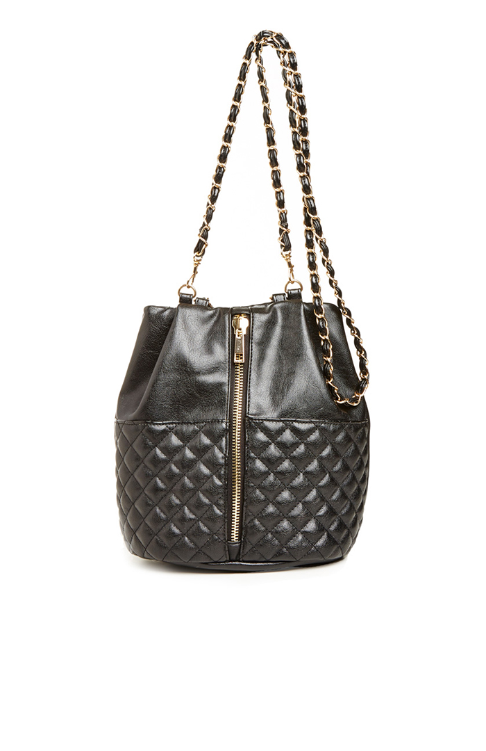 Convertible Quilted Bucket Bag in Black DAILYLOOK