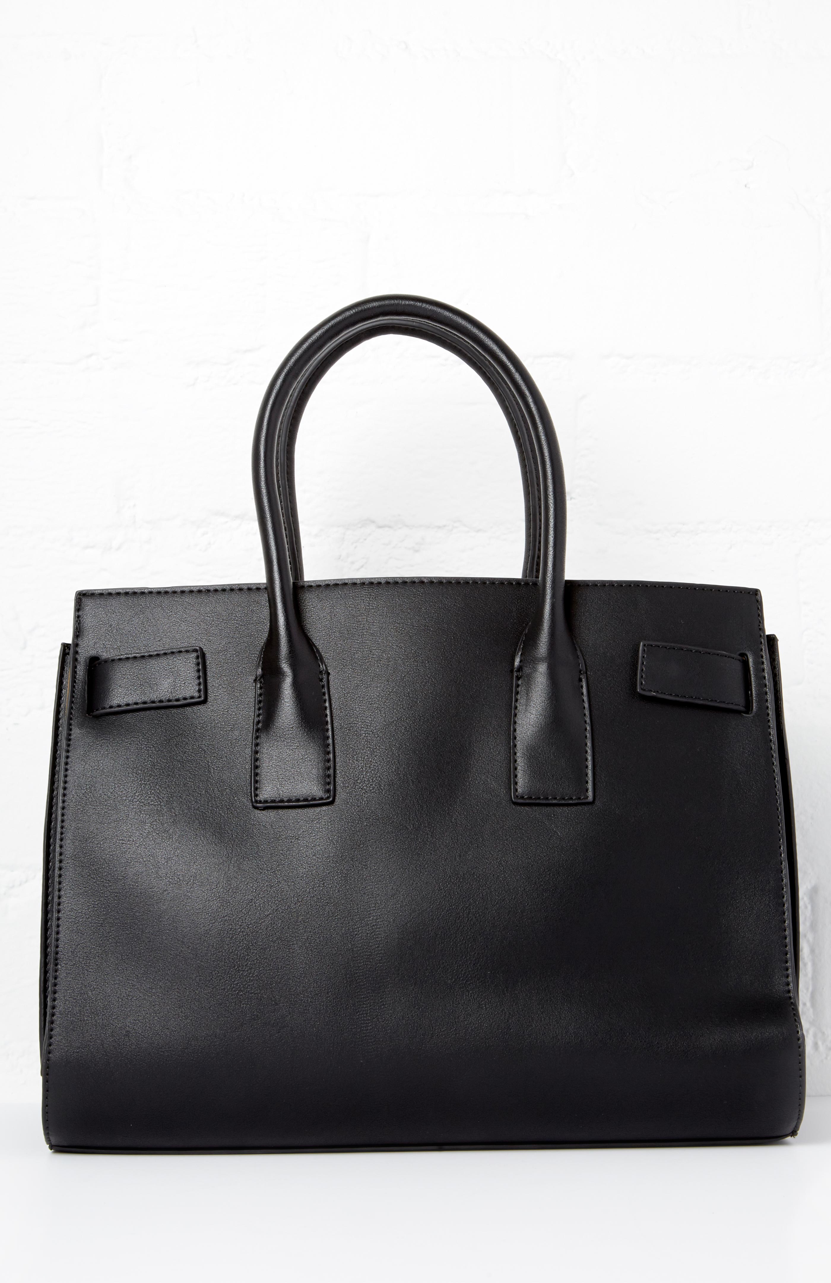 DAILYLOOK Tabitha Large Vegan Leather Accordion Tote in Black DAILYLOOK