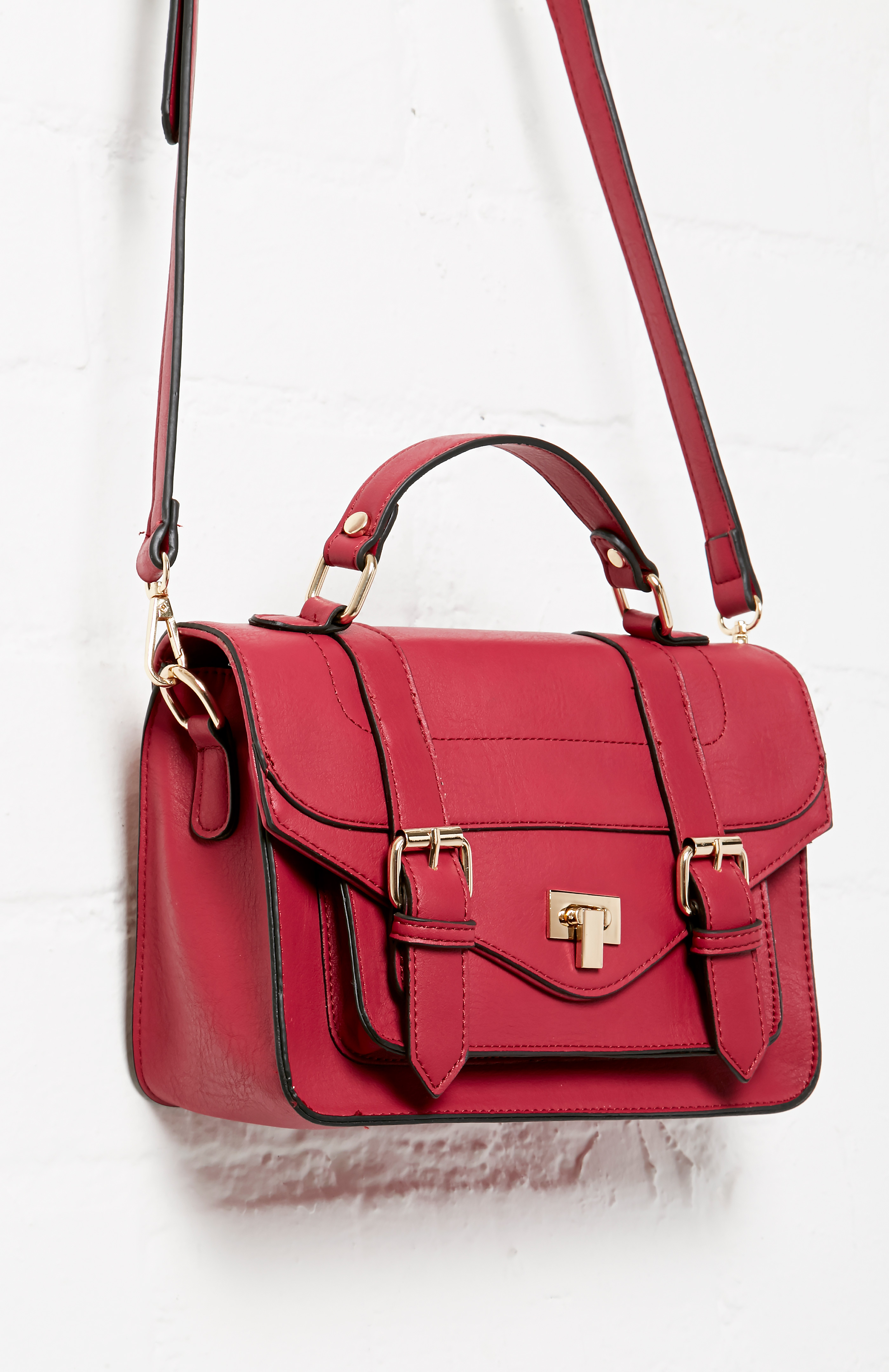 Cambridge Vegan Leather Shoulder Bag in Magenta DAILYLOOK