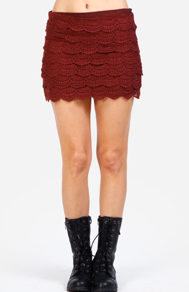 Lace Tiered Skirt in Wine | DAILYLOOK
