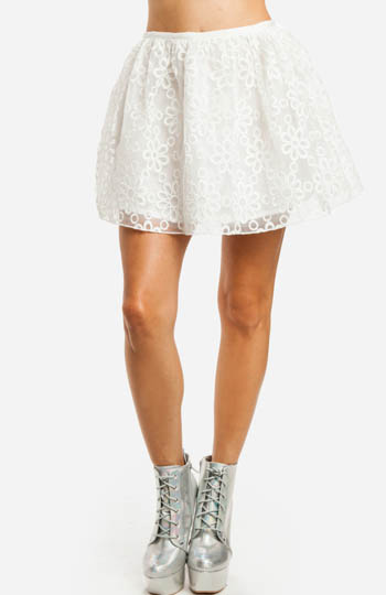 Embroidered Daisy Bell Skirt in White | DAILYLOOK