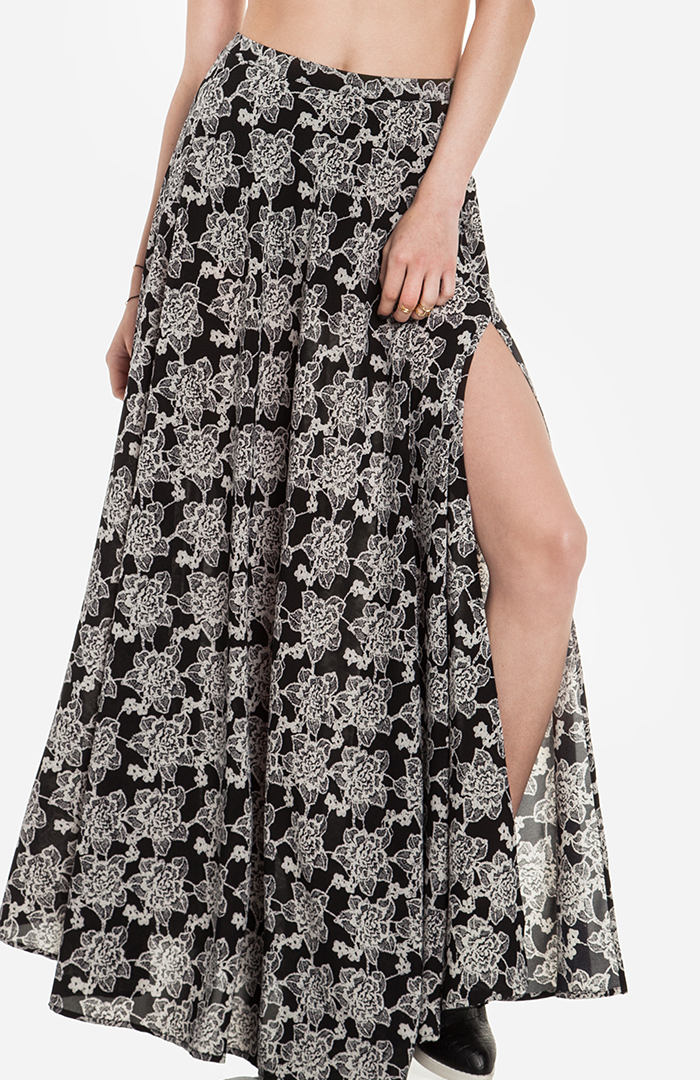 Split Sides Floral Maxi Skirt in Black | DAILYLOOK
