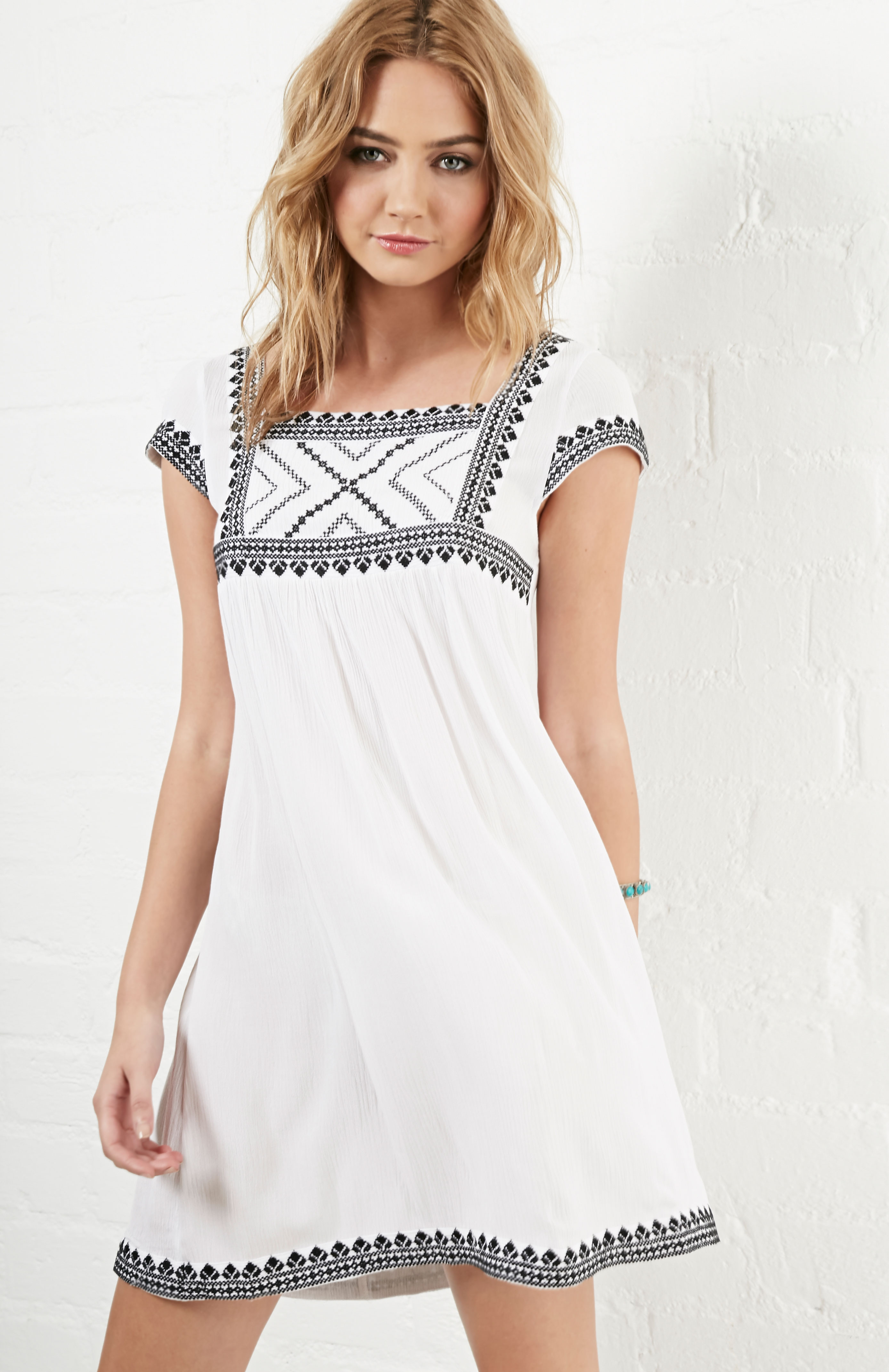 Glamorous Embroidered Dress in White/Black | DAILYLOOK
