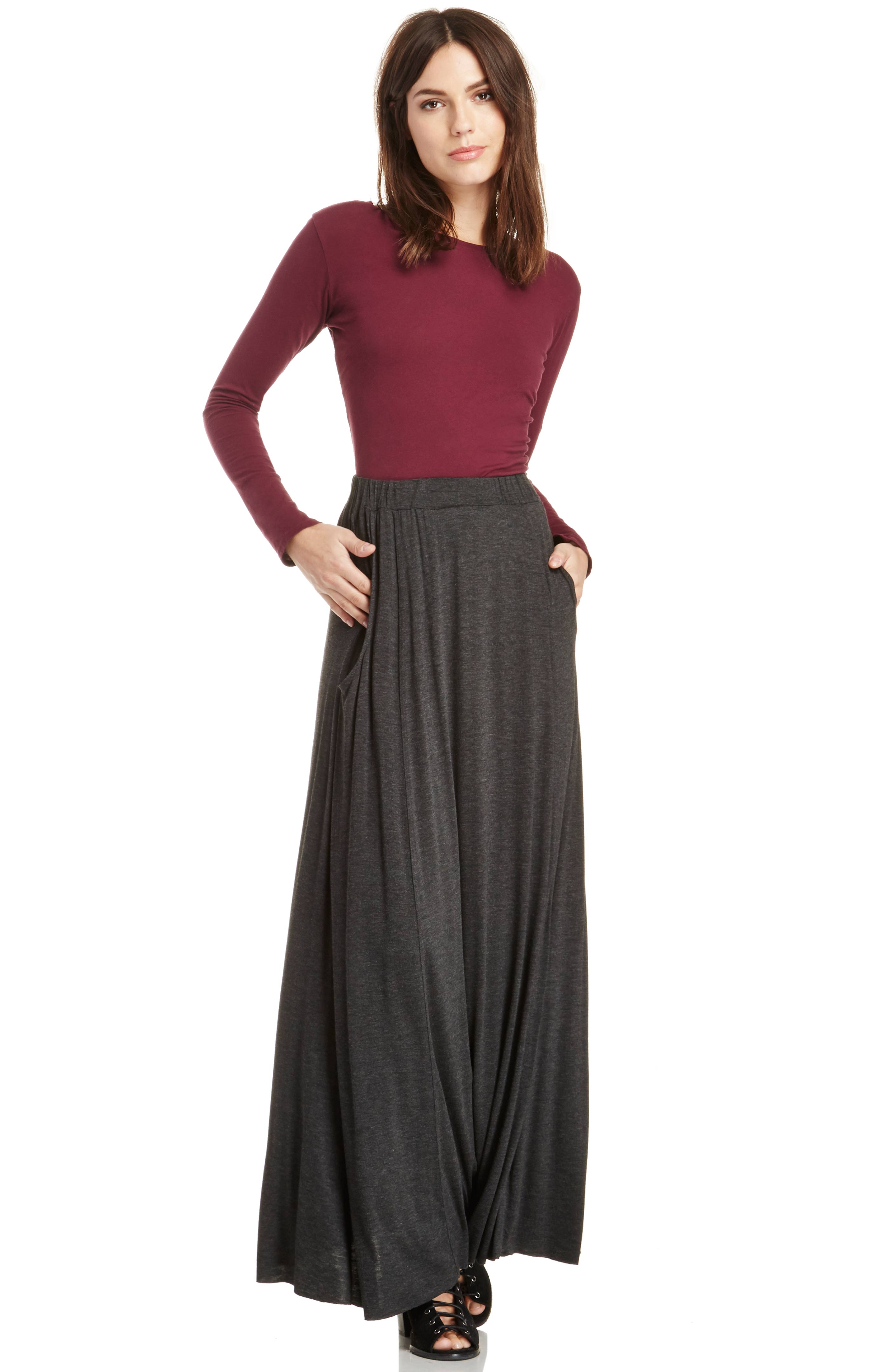 DAILYLOOK Pocketed Stretch Knit Maxi Skirt in Charcoal | DAILYLOOK