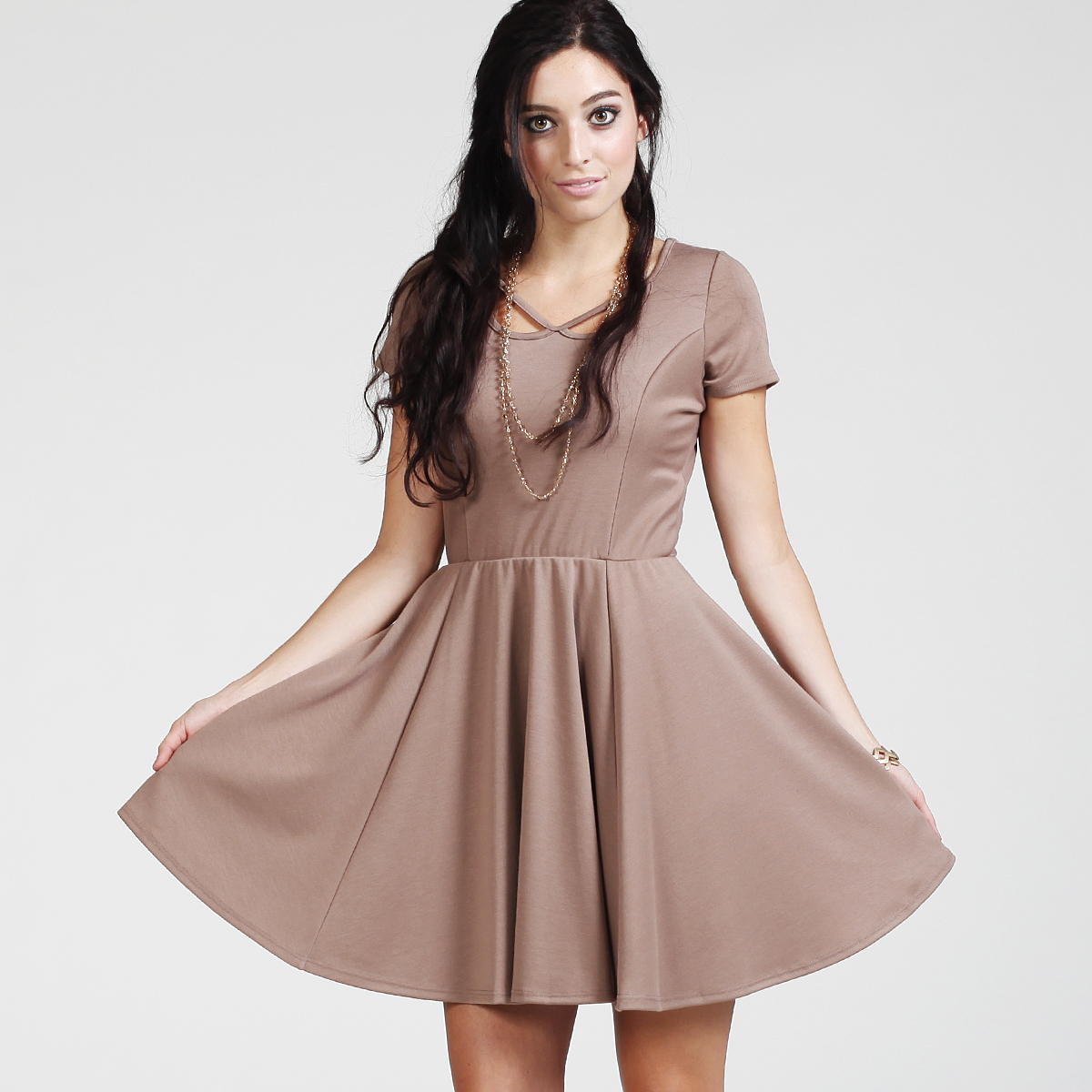Jersey Short Sleeve Dress in Taupe DAILYLOOK