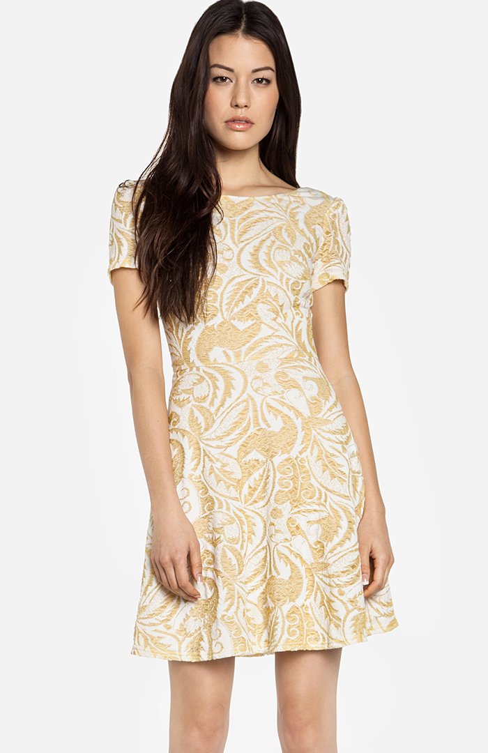 DAILYLOOK Retro Curtain Dress in Yellow DAILYLOOK