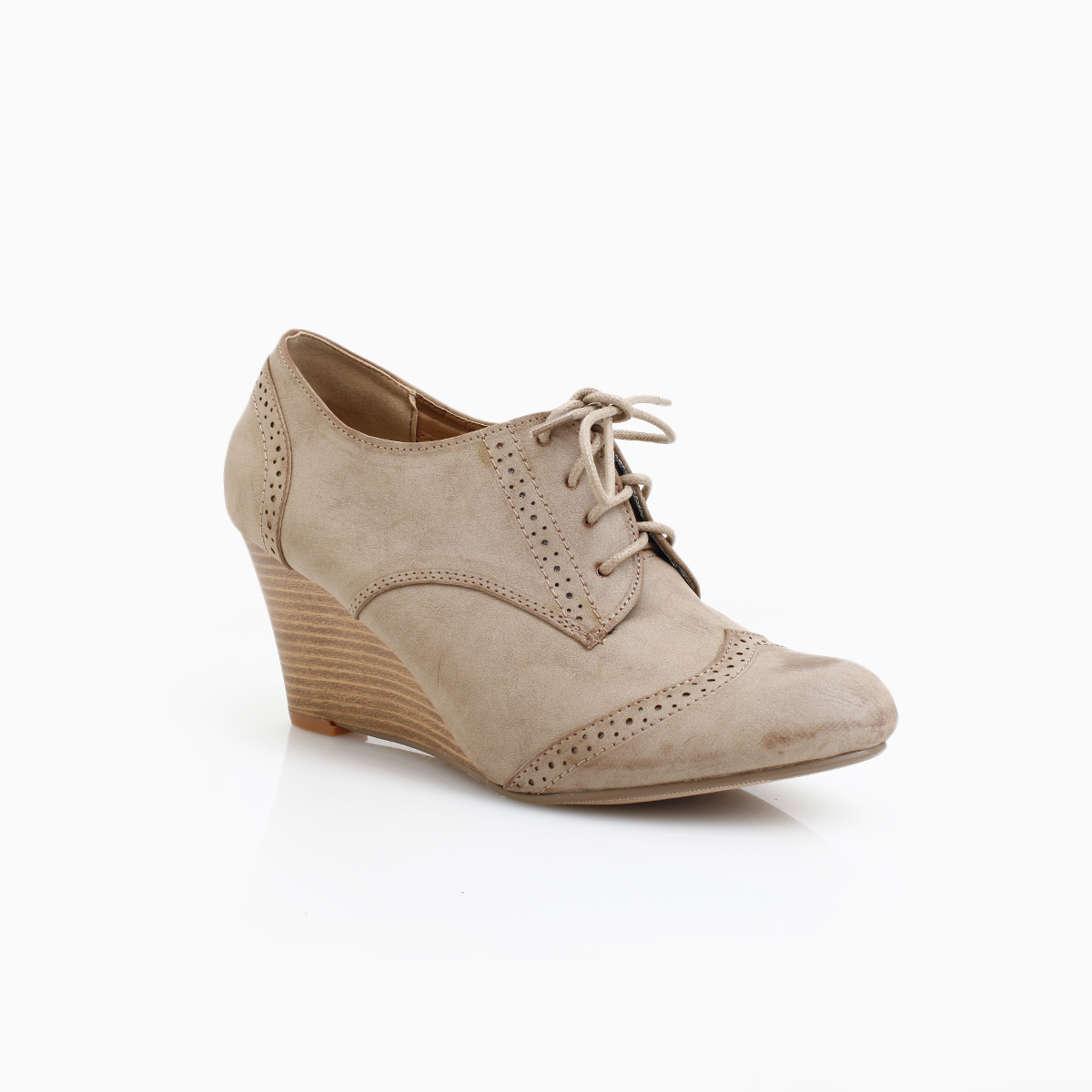 Wingtip Oxford Wedges in Beige DAILYLOOK