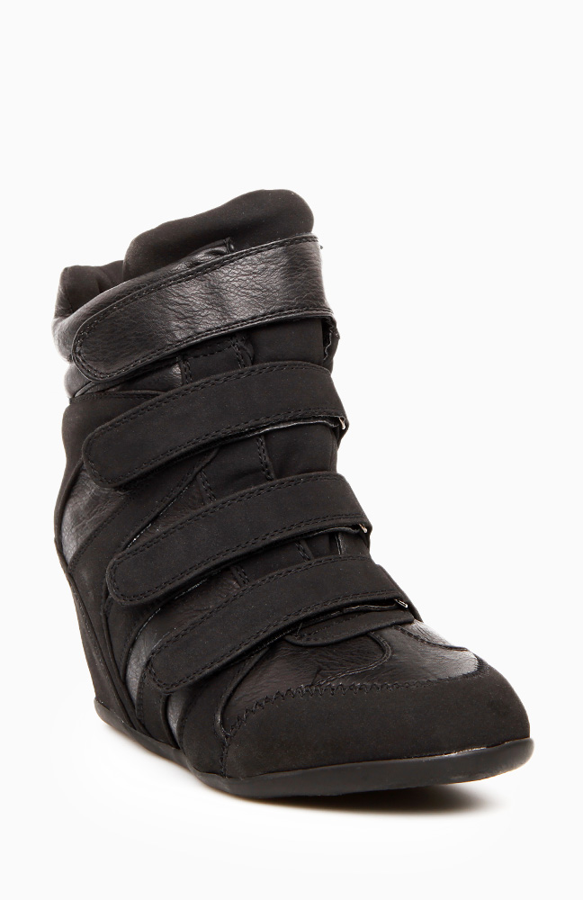 Velcro Sneaker Wedge in Black DAILYLOOK