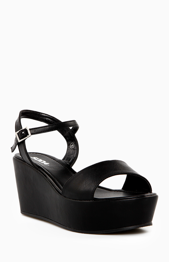 Simple Platform Wedge in Black DAILYLOOK