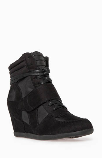 Hidden Wedge Sneakers in Black | DAILYLOOK