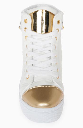 Gold-Toe Platform Sneakers in White | DAILYLOOK