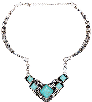 DAILYLOOK Stony Engraved Necklace