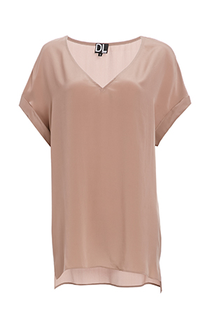 Lavender Brown x DAILYLOOK Silk V-Neck Top