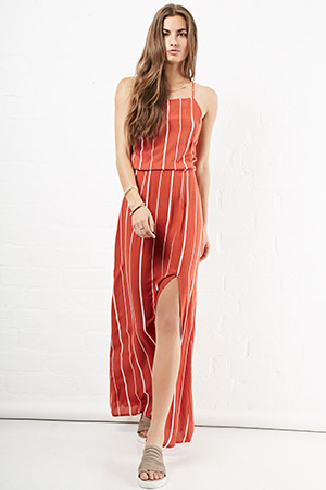 Faithfull The Brand x DAILYLOOK Hey Beau Maxi Dress in Rust | DAILYLOOK