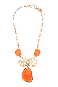 Daisy and Pollen necklace