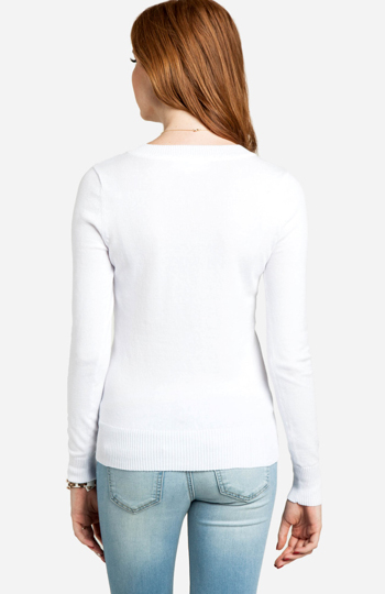 Classic V-Neck Sweater in White | DAILYLOOK