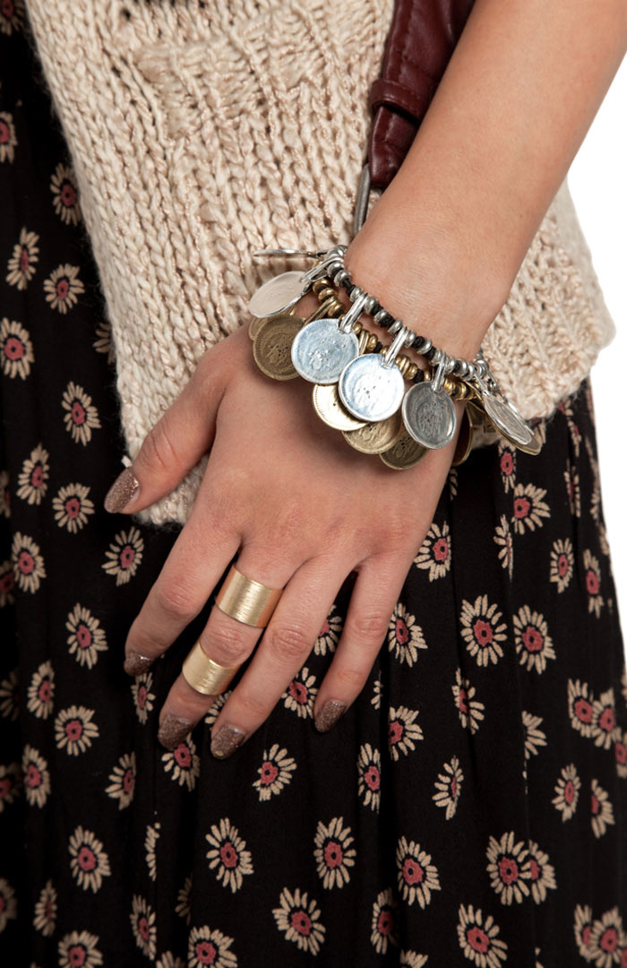 Around The World | DAILYLOOK