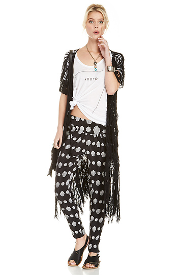 Graphic OOTD Slide 1