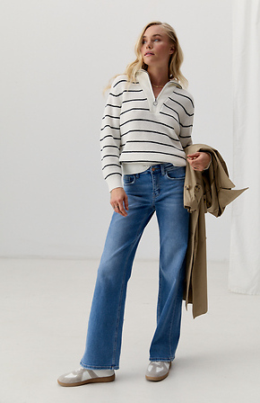 Striped Half Zip Sweater in White/Black L | DAILYLOOK