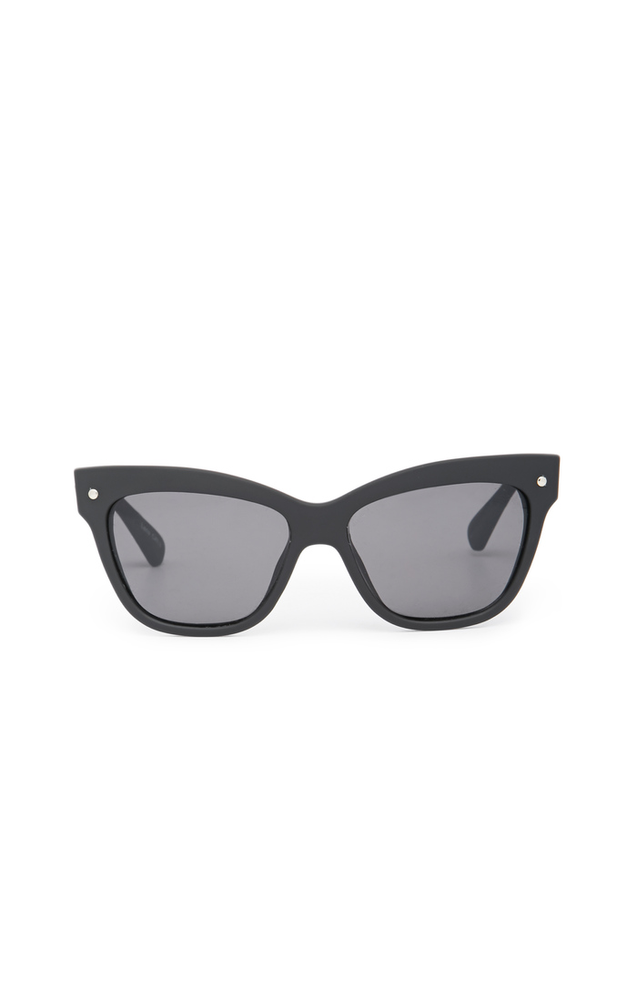 Quay Morning After Sunglasses in Black DAILYLOOK