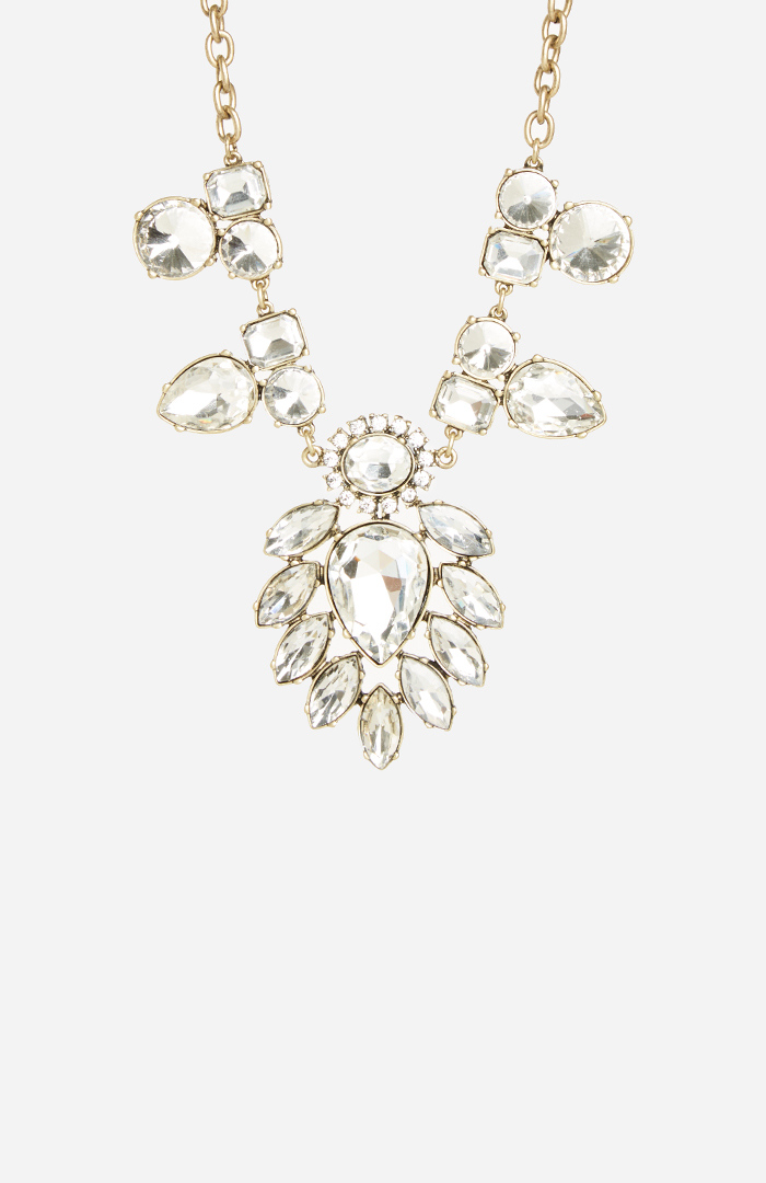 DAILYLOOK Sparkling Chandelier Necklace in White DAILYLOOK