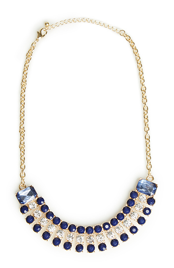 DAILYLOOK Ocean Glass Necklace in Navy | DAILYLOOK