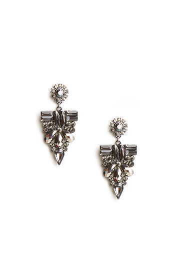 DAILYLOOK Theron Chandelier Earrings in Grey Multi | DAILYLOOK