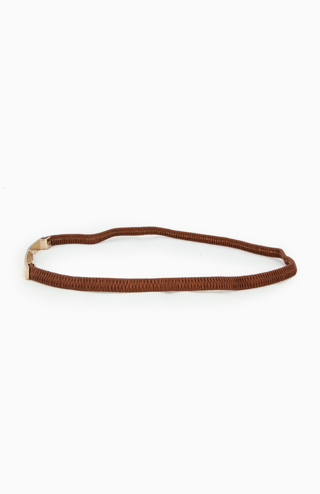 Slim Bar Belt in Brown | DAILYLOOK