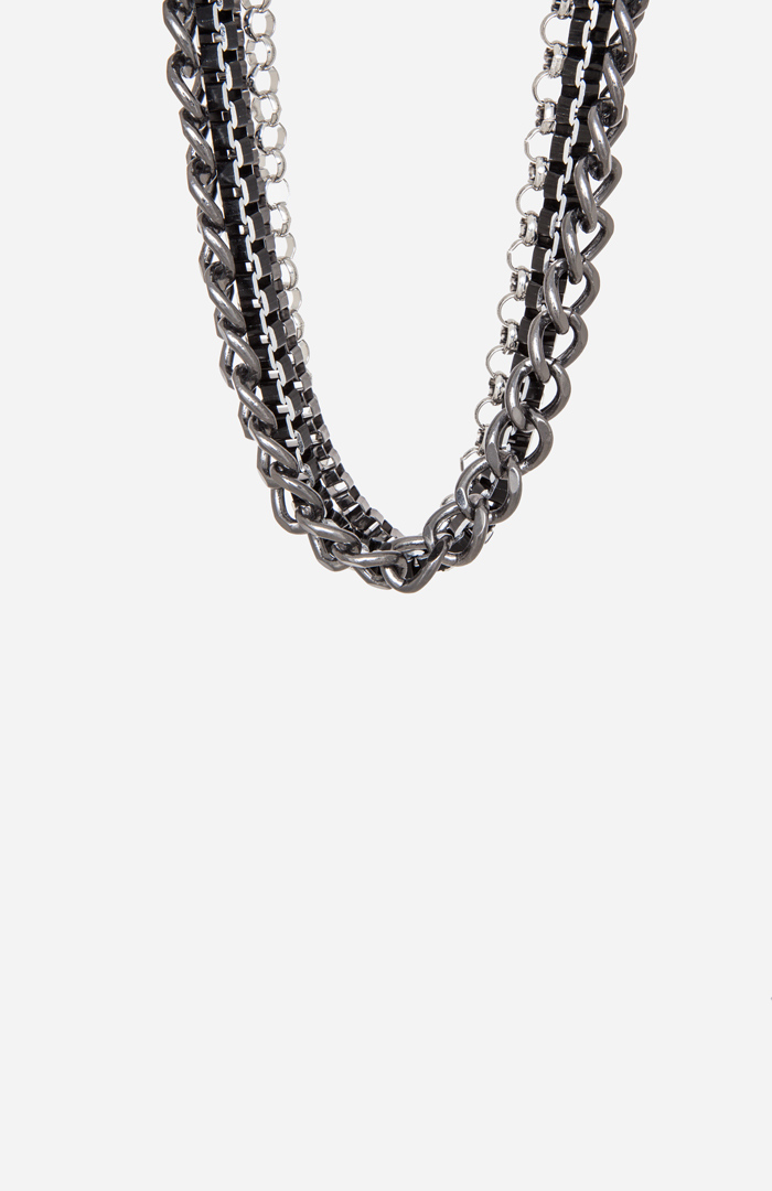 DAILYLOOK Layered Link Necklace in Gunmetal | DAILYLOOK