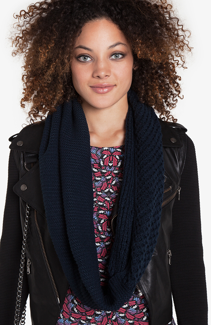 Double Knit Infinity Scarf in Navy DAILYLOOK