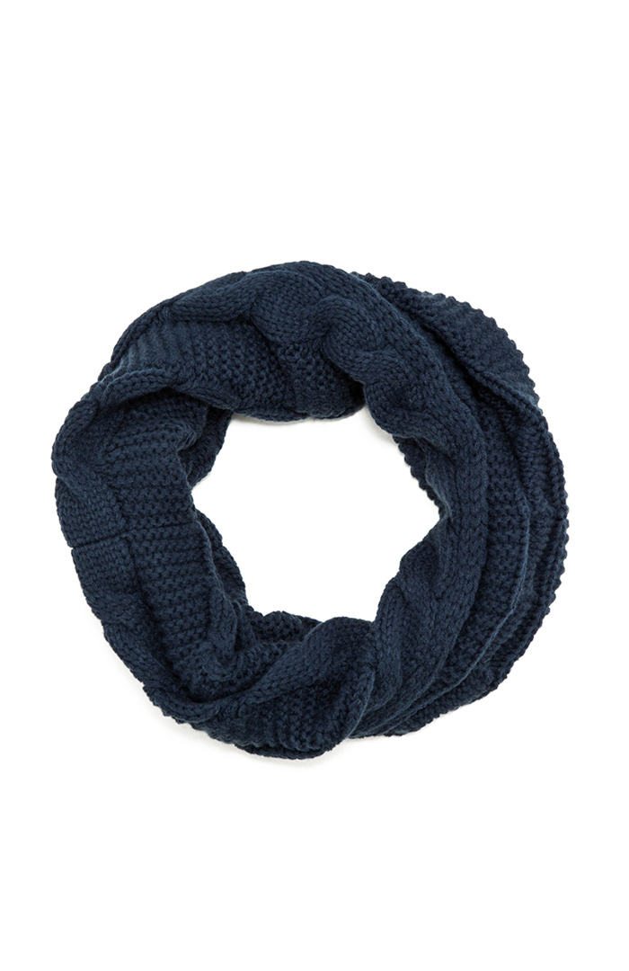 Chunky Cable Knit Infinity Scarf in Navy DAILYLOOK