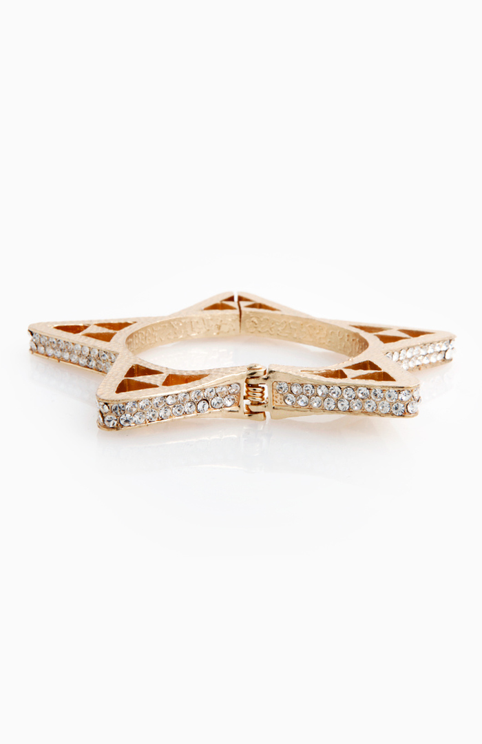 Star Cut Out Bangle in Gold DAILYLOOK