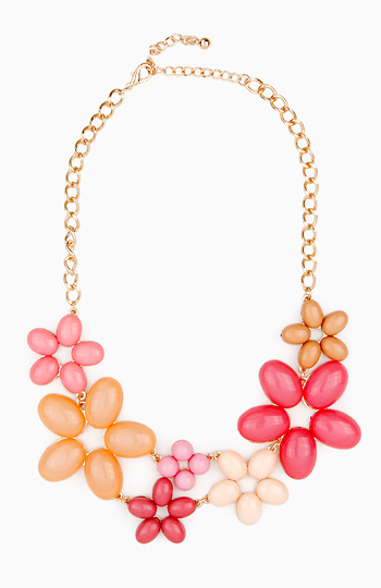 Feminine Flower Necklace Slide 1
