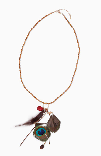 Wooden Feather Necklace Slide 1