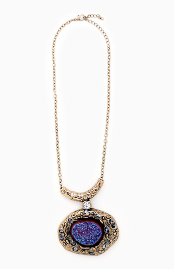 Eye For Fashion Necklace Slide 1