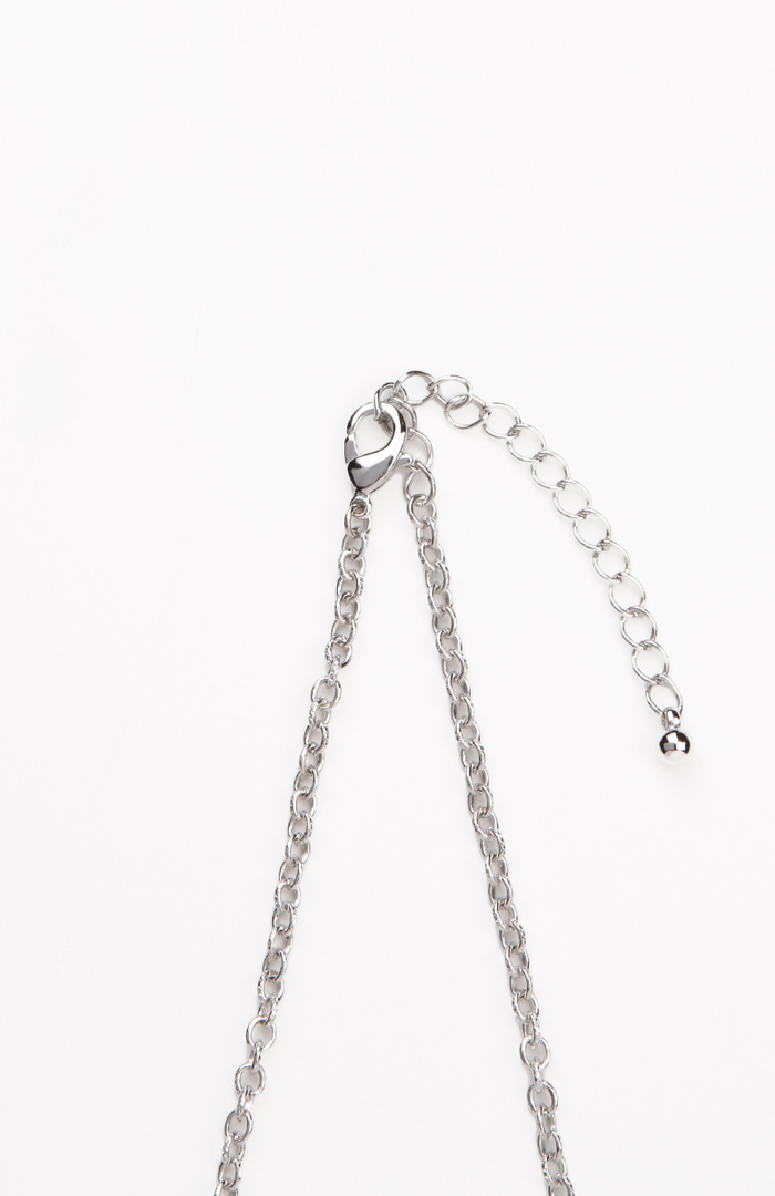Triangle Symbol Chain Necklace in Silver | DAILYLOOK
