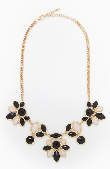 Beautiful Bouquet Necklace Slide 1