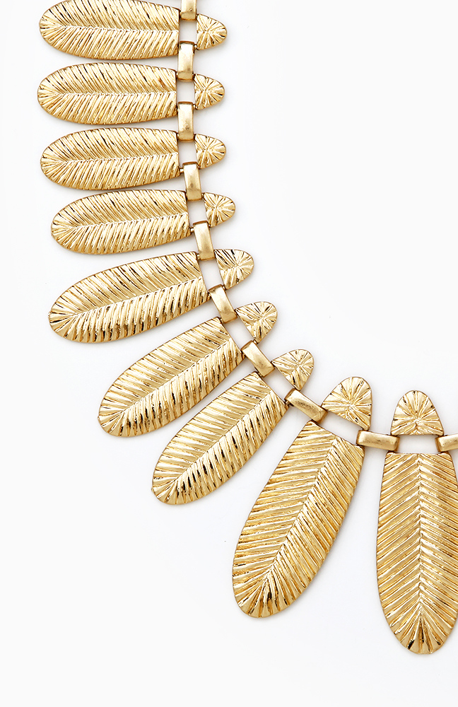 Jungle Leaf Necklace in Gold DAILYLOOK