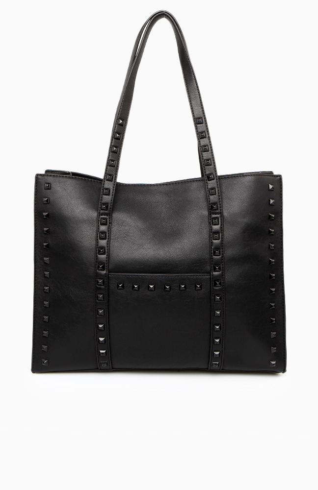 Black Pyramid Stud Bag in Black DAILYLOOK