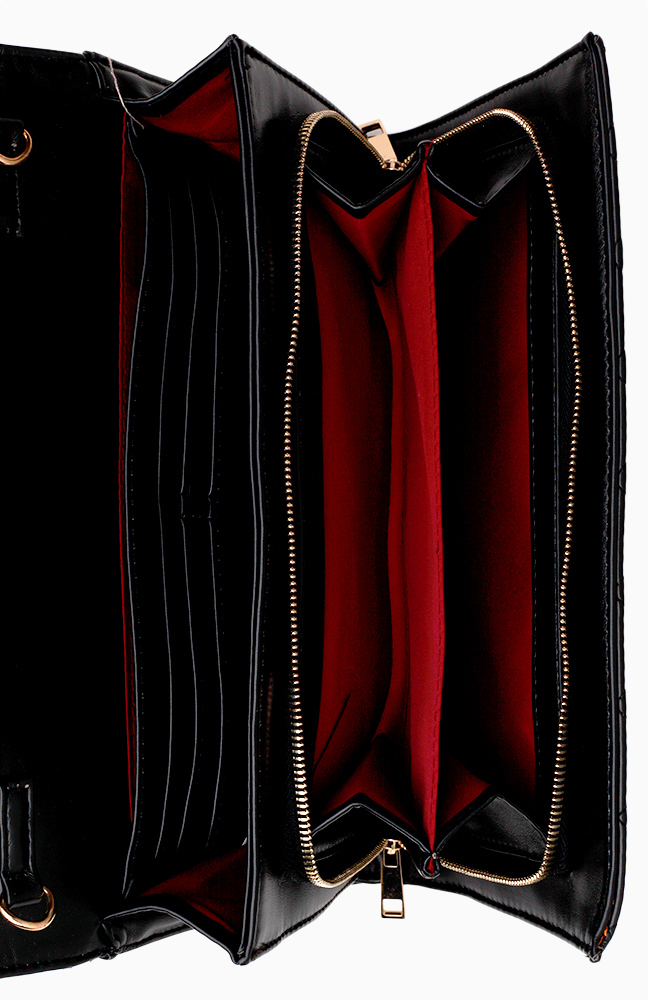 Quilted Twist Buckle Clutch in Black DAILYLOOK