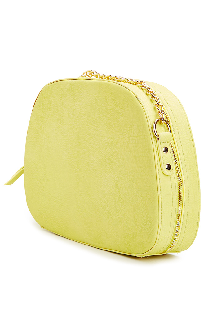 Chain Strap Camera Bag in Yellow DAILYLOOK