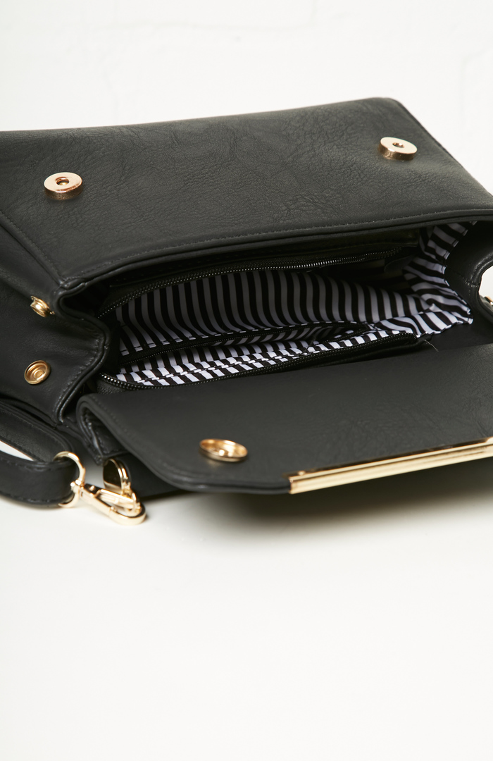 Santana Vegan Leather Shoulder Bag in Black DAILYLOOK