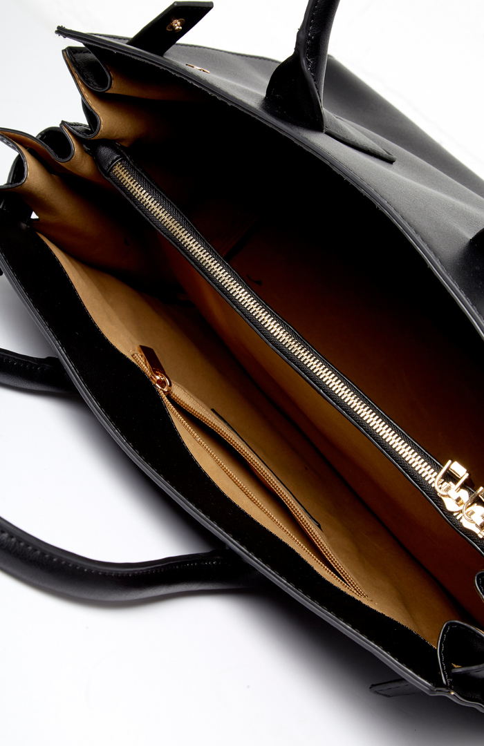 DAILYLOOK Tabitha Large Vegan Leather Accordion Tote in Black DAILYLOOK