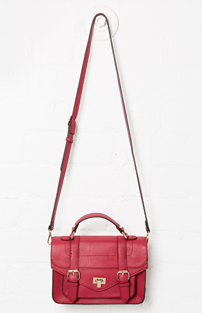 Cambridge Vegan Leather Shoulder Bag in Magenta DAILYLOOK