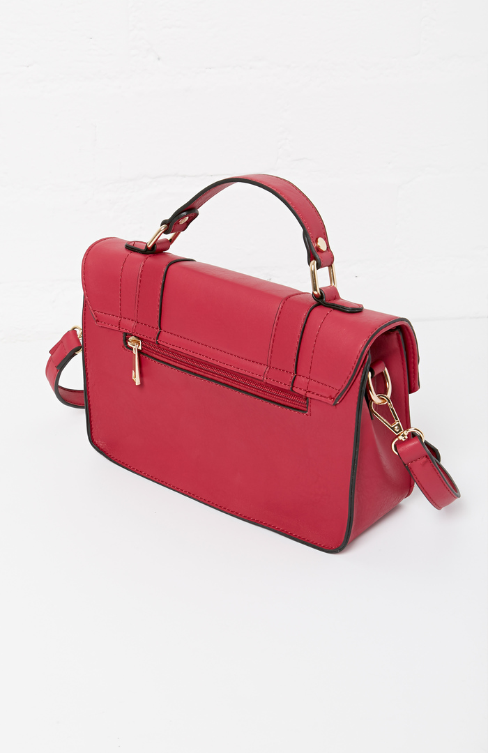 Cambridge Vegan Leather Shoulder Bag in Magenta DAILYLOOK